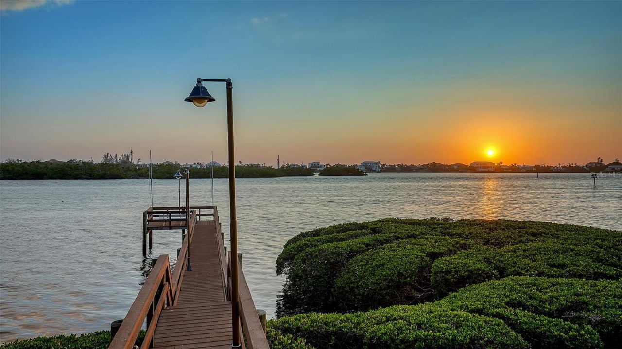 275 Lookout Point Drive, Osprey, FL 34229 Photo