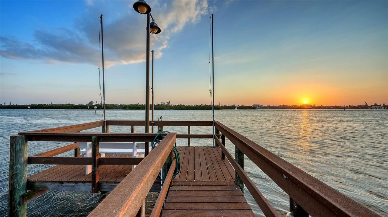 275 Lookout Point Drive, Osprey, FL 34229 Photo
