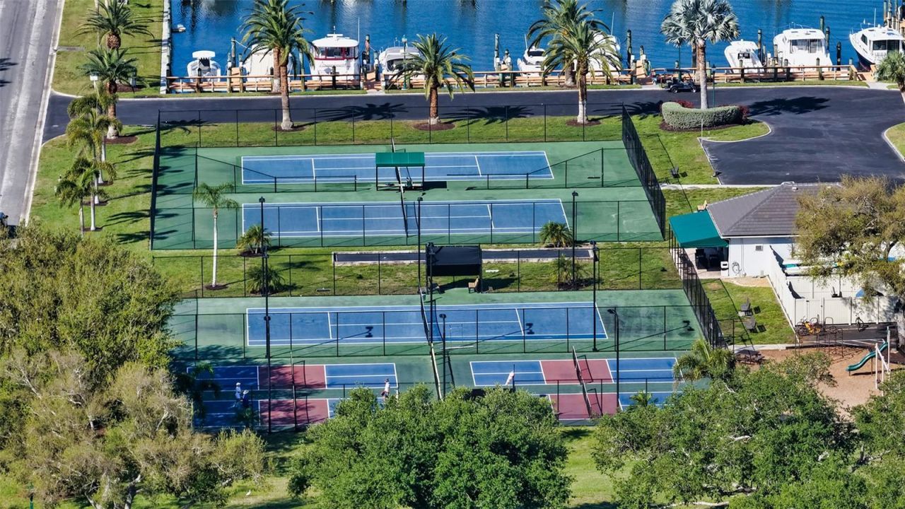 275 Lookout Point Drive, Osprey, FL 34229 Photo