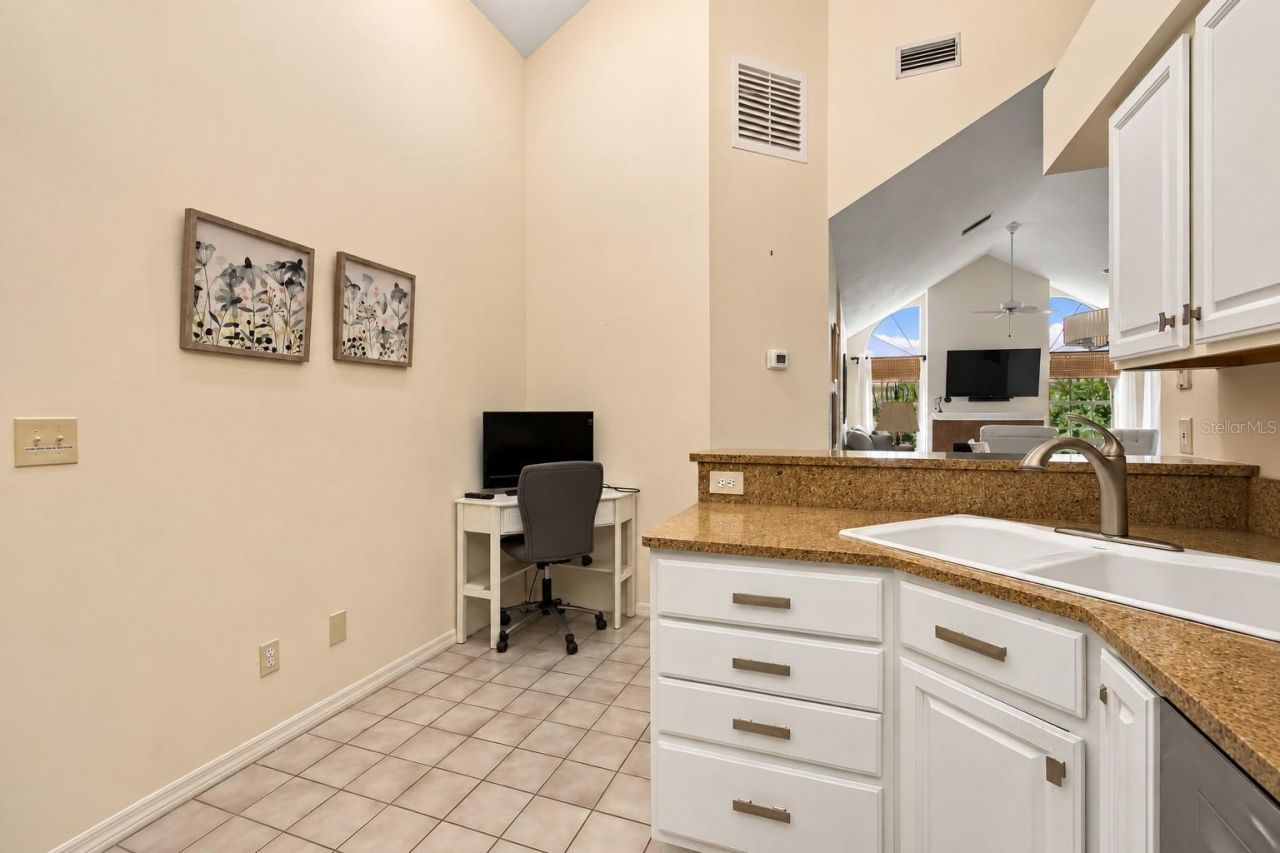 4536 Whirlaway Drive, Sarasota, FL 34233 Photo