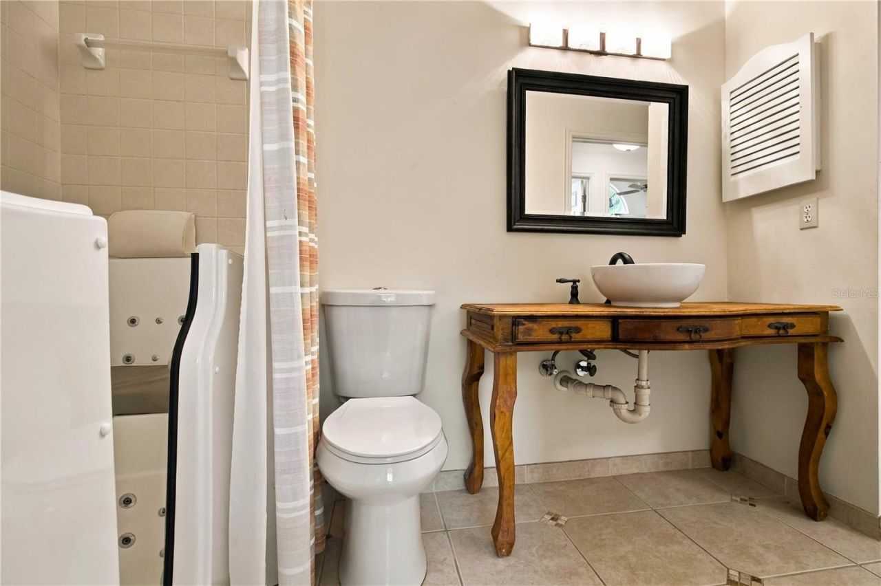 4536 Whirlaway Drive, Sarasota, FL 34233 Photo