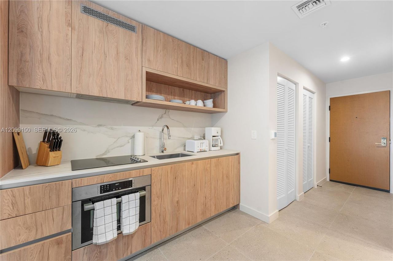 11 NE 6th St, Unit 1702, Miami, FL 33132 Photo