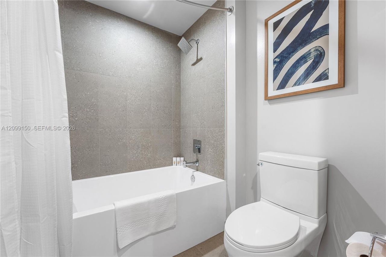 11 NE 6th St, Unit 1702, Miami, FL 33132 Photo