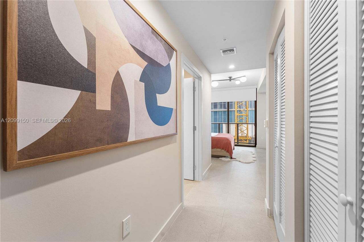 11 NE 6th St, Unit 1702, Miami, FL 33132 Photo