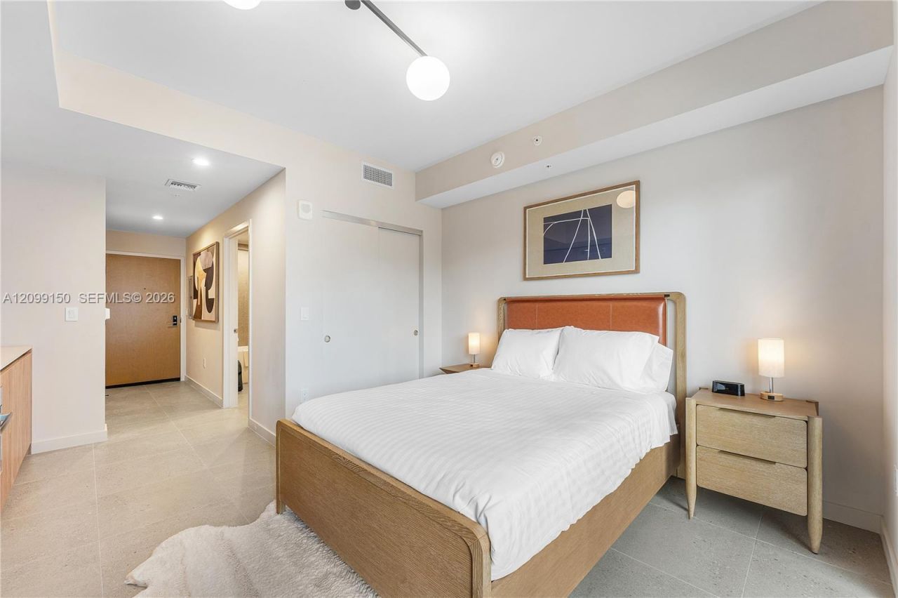 11 NE 6th St, Unit 1702, Miami, FL 33132 Photo