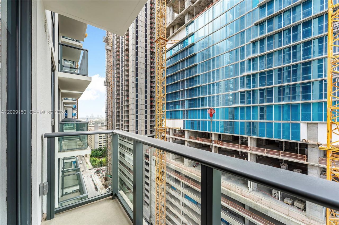11 NE 6th St, Unit 1702, Miami, FL 33132 Photo