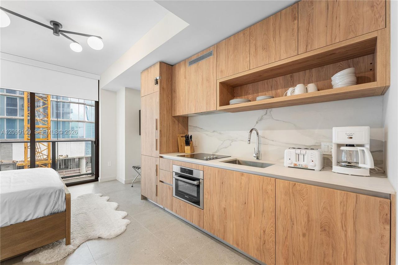 11 NE 6th St, Unit 1702, Miami, FL 33132 Photo