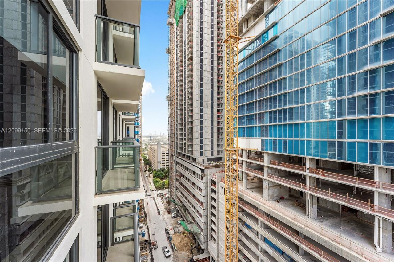 11 NE 6th St, Unit 1702, Miami, FL 33132 Photo