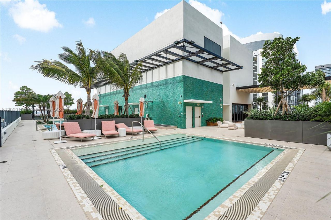 11 NE 6th St, Unit 1702, Miami, FL 33132 Photo