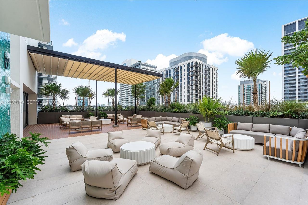 11 NE 6th St, Unit 1702, Miami, FL 33132 Photo
