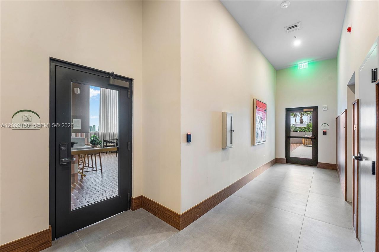 11 NE 6th St, Unit 1702, Miami, FL 33132 Photo