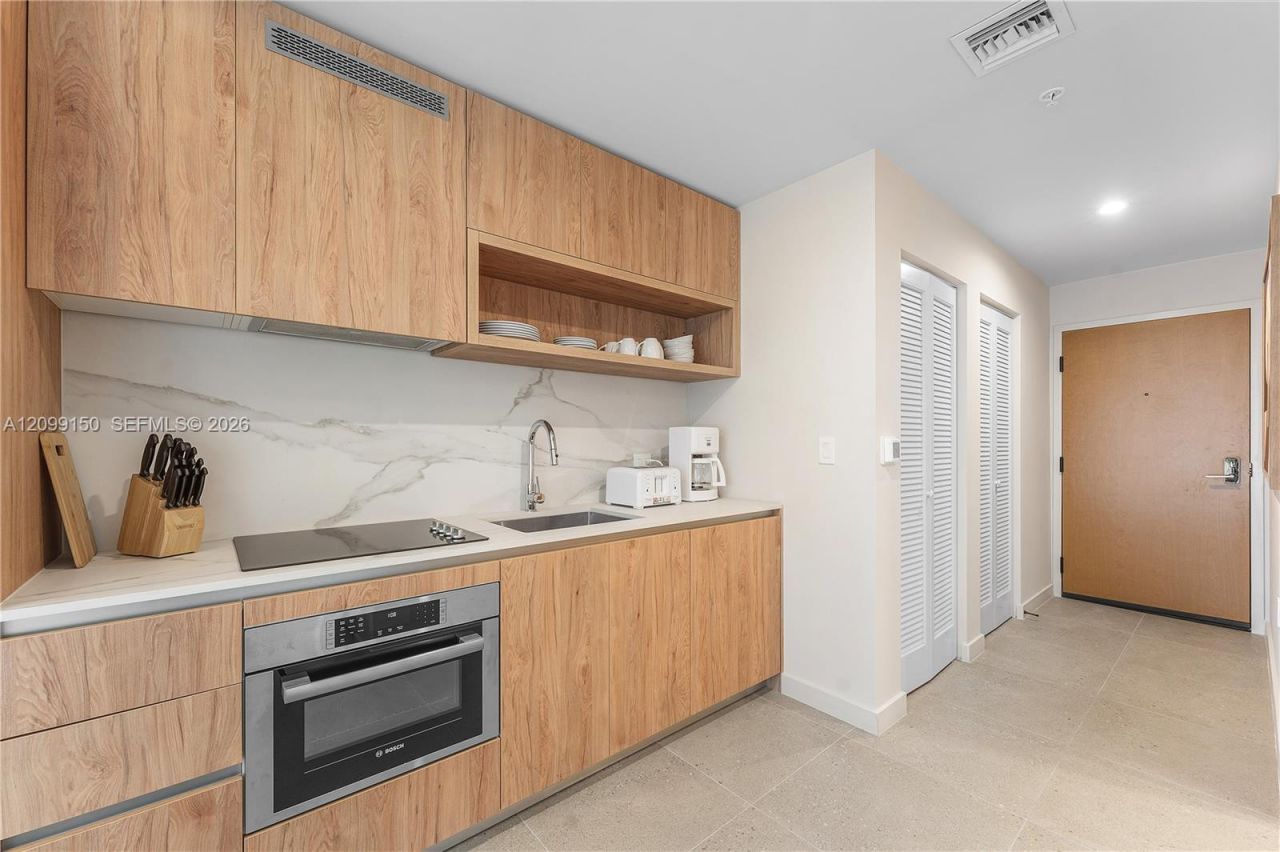 11 NE 6th St, Unit 1702, Miami, FL 33132 Photo