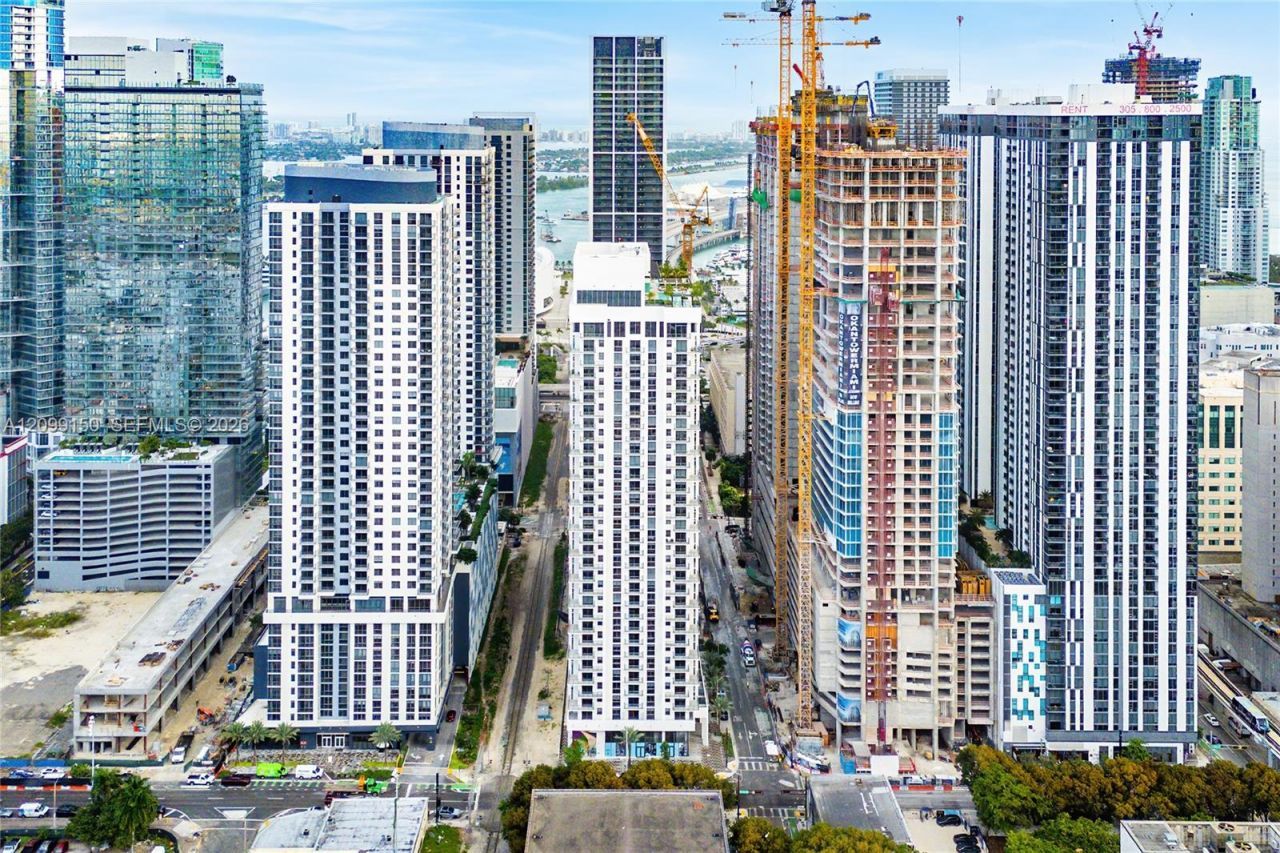 11 NE 6th St, Unit 1702, Miami, FL 33132 Photo