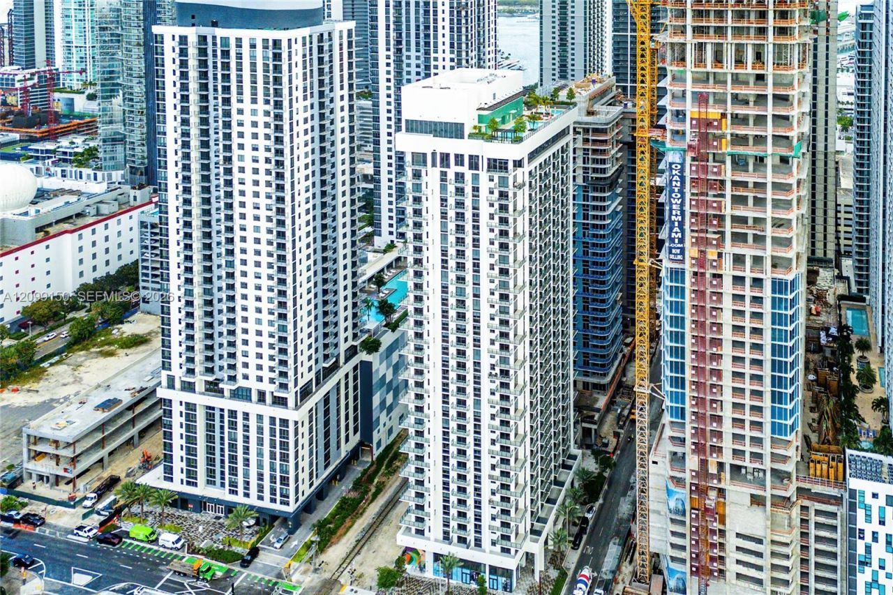 11 NE 6th St, Unit 1702, Miami, FL 33132 Photo