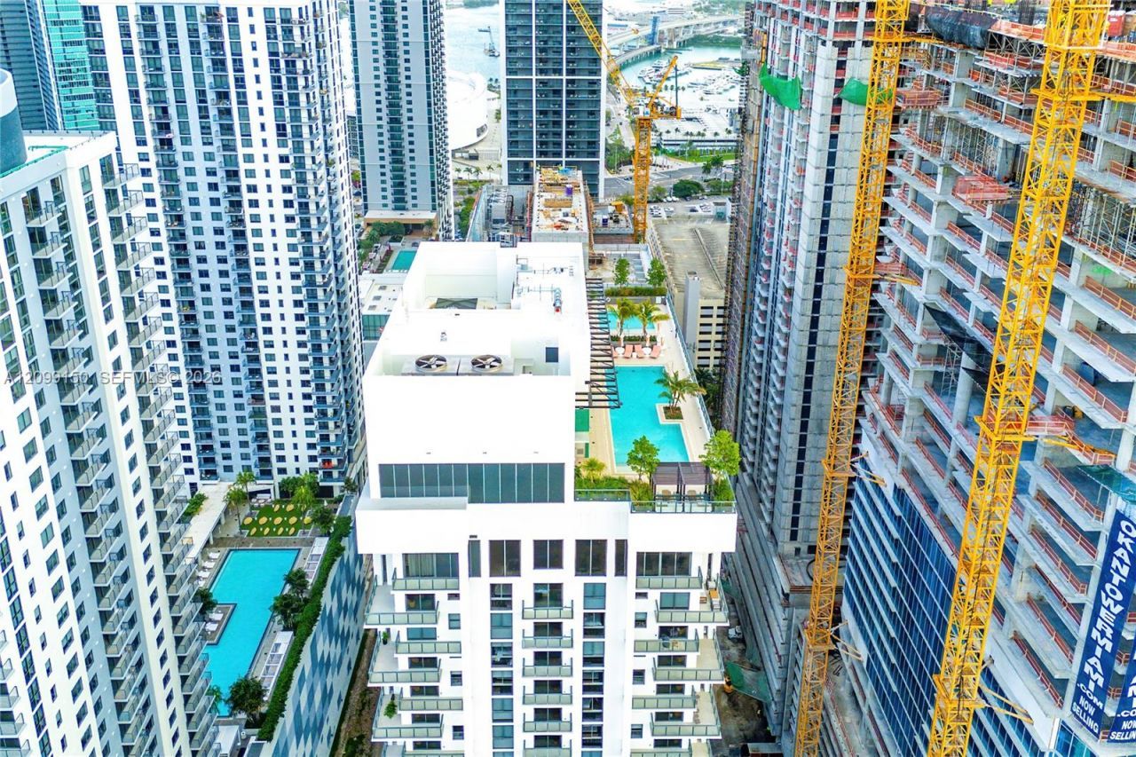 11 NE 6th St, Unit 1702, Miami, FL 33132 Photo