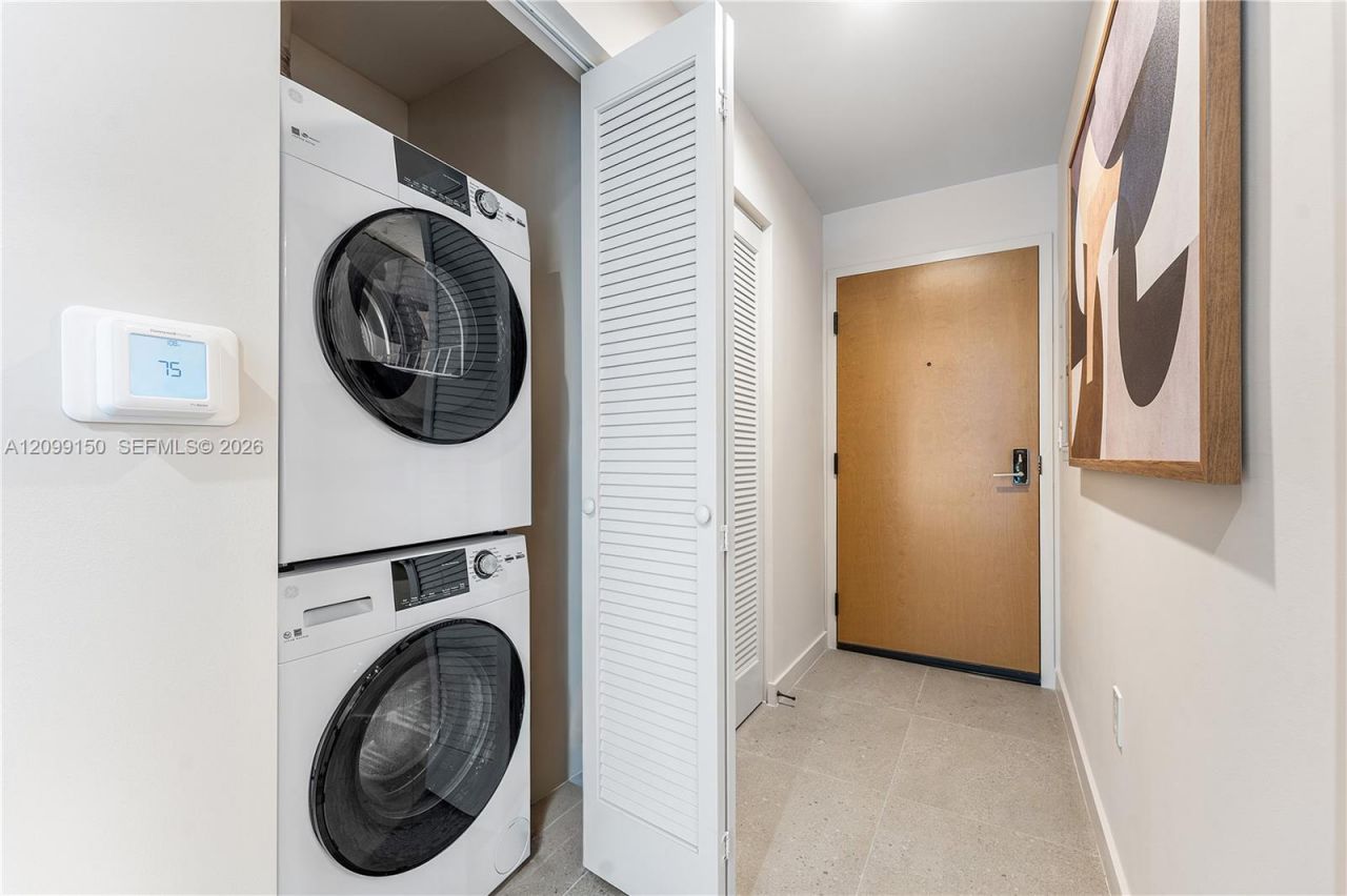 11 NE 6th St, Unit 1702, Miami, FL 33132 Photo