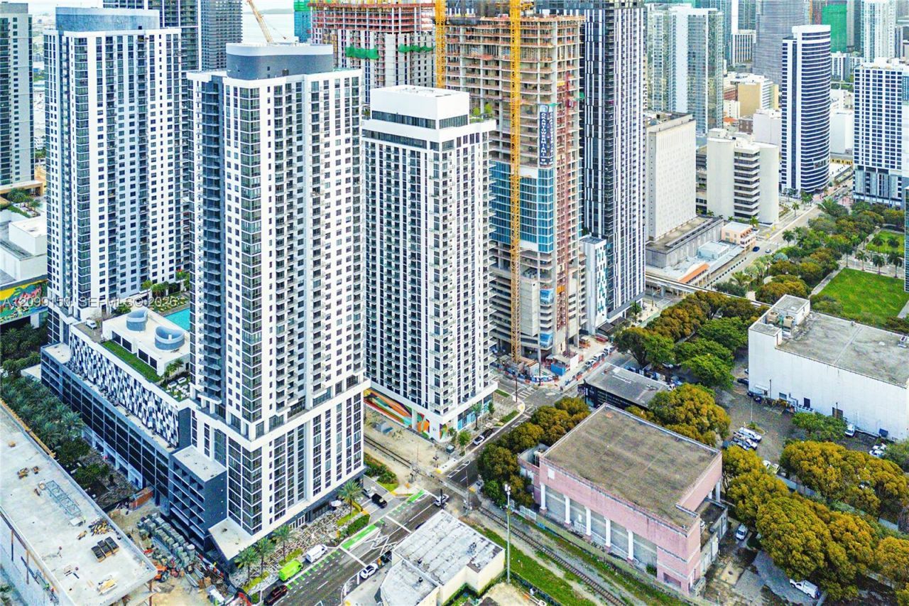 11 NE 6th St, Unit 1702, Miami, FL 33132 Photo