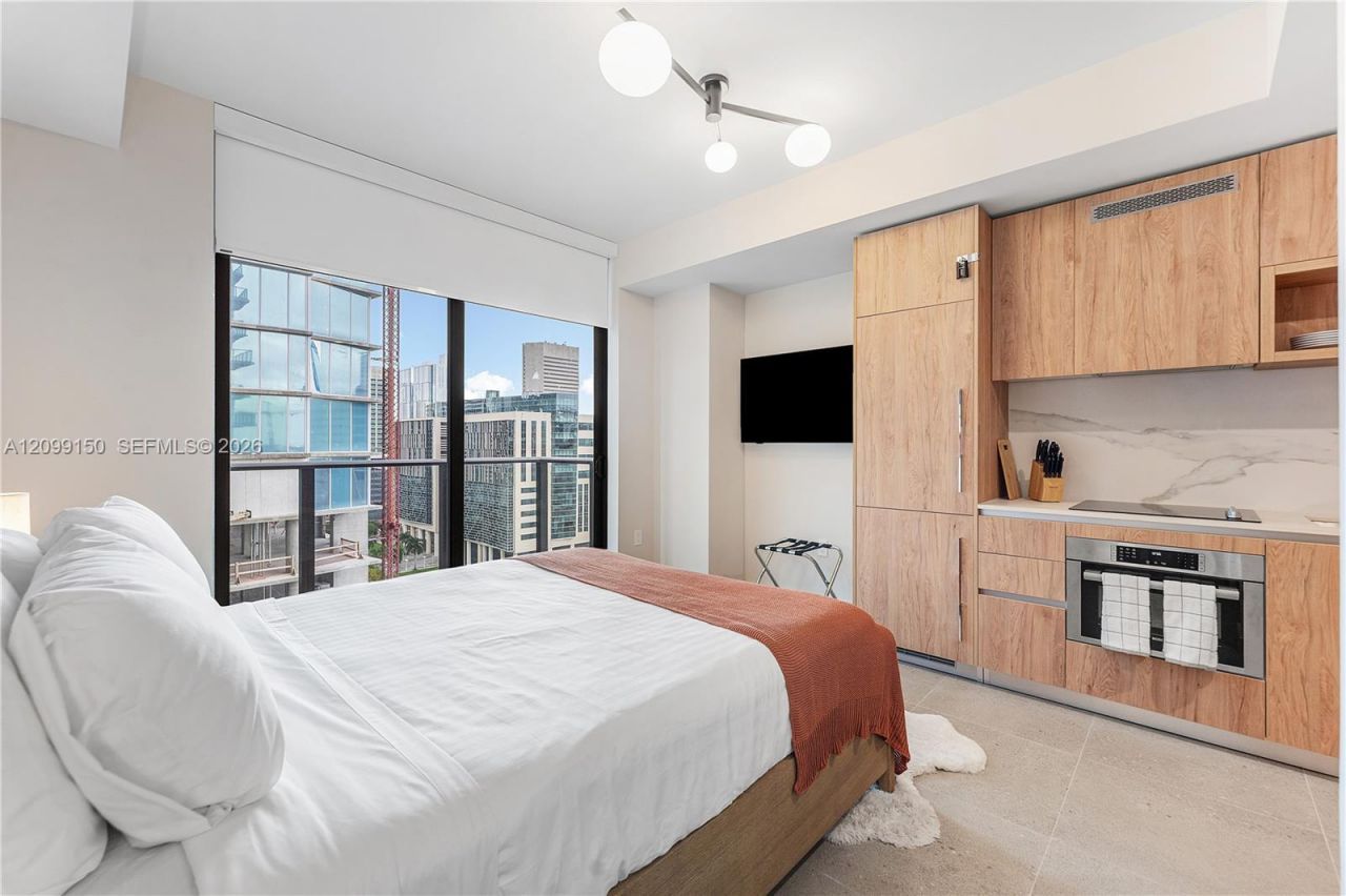 11 NE 6th St, Unit 1702, Miami, FL 33132 Photo