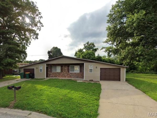 204 LIBERTY Drive , Belleville, IL 62226