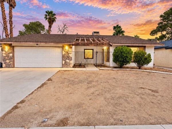 5704 Stallion Avenue , Las Vegas, NV 89108