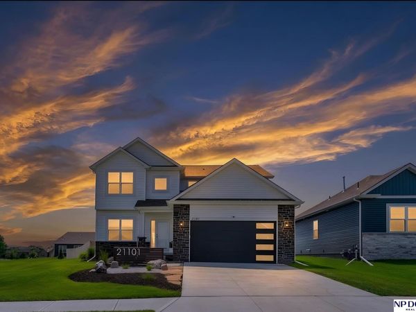21101 Butler Avenue, Elkhorn, NE 68022