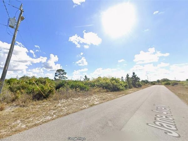 6006 Jane AVE N, LEHIGH ACRES, FL 33971