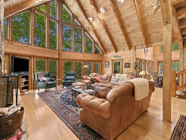 2126 Westlake Dr, Monteagle, TN 37356