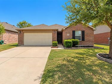 3208 Brixton Drive, Fort Worth, TX 76137