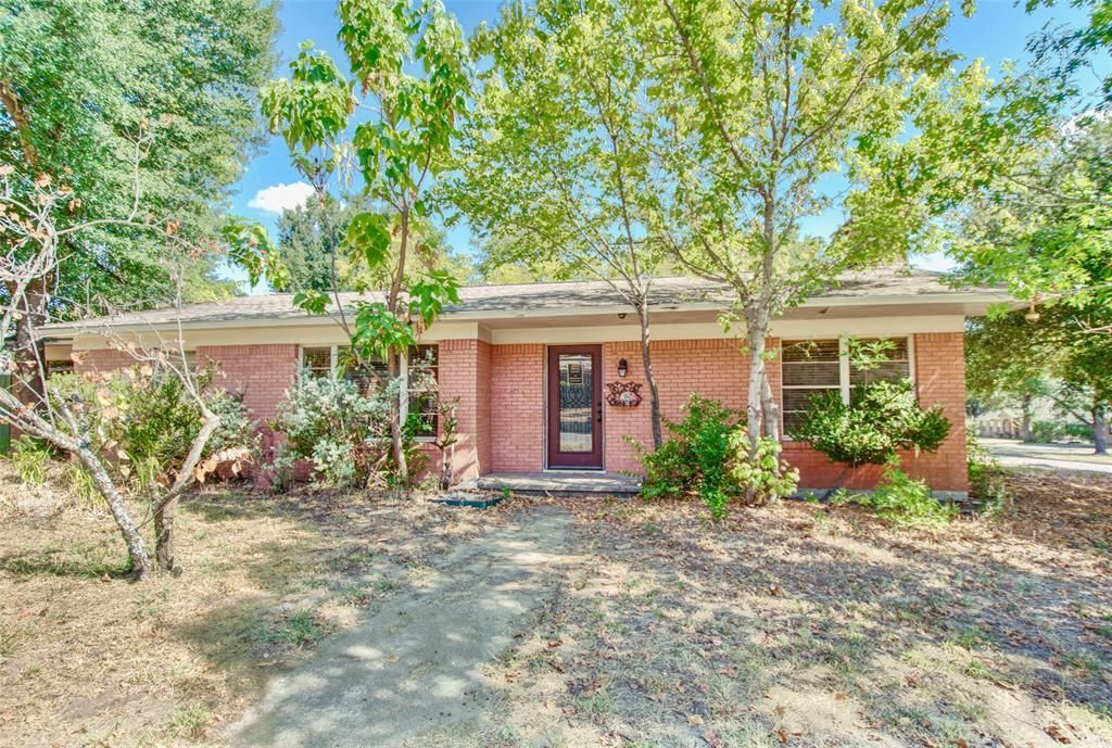 819 Pecan Street , Teague, TX 75860 Main Photo