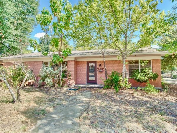 819 Pecan Street , Teague, TX 75860