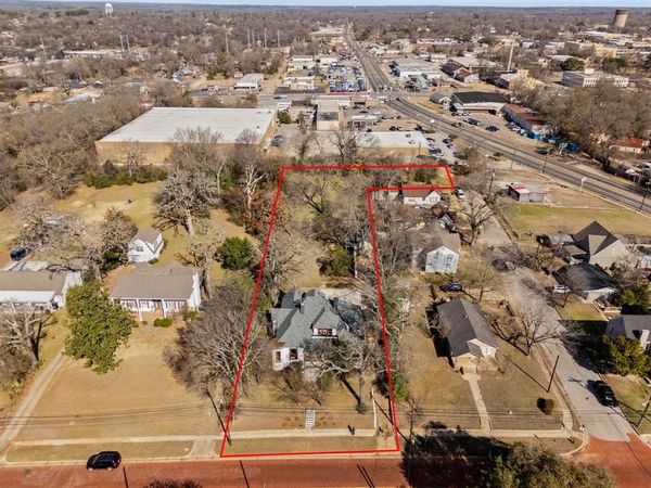 911 W Houston , Tyler, TX 75702