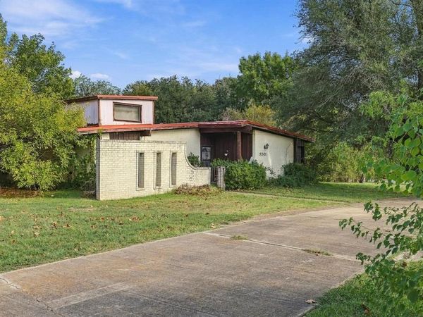 5501 Camino Dos Lagos Drive , Sherman, TX 75090