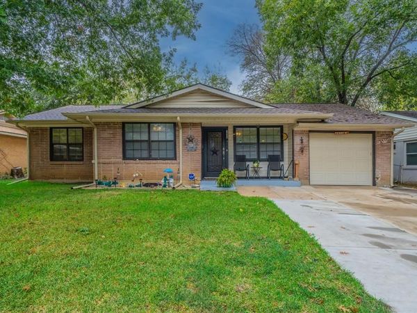 1938 Balla Way , Grand Prairie, TX 75051