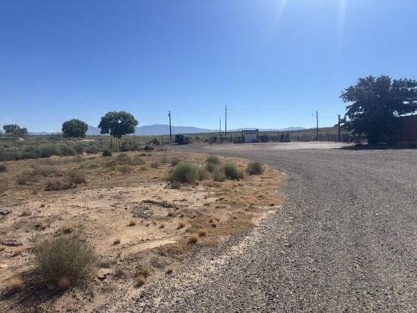 55 Sandhill Road , Los Lunas, NM 87031