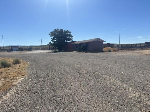 55 Sandhill Road, Los Lunas, NM 87031