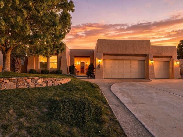 8604 Pristine Drive NE, Albuquerque, NM 87122