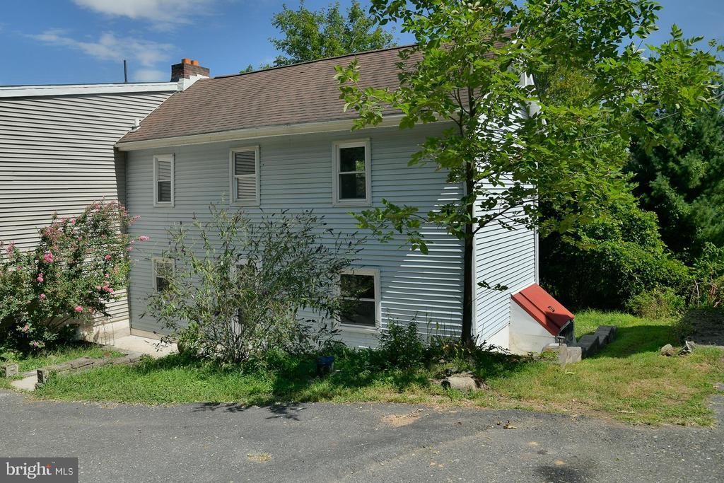 7 HELLUVA HILL LANE, GLEN MILLS, PA 19342