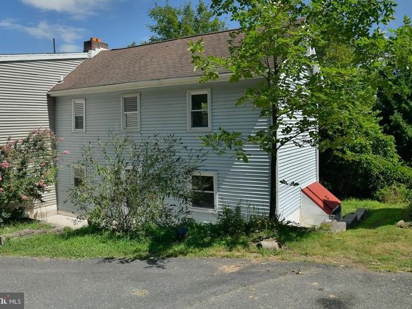 7 HELLUVA HILL LANE, GLEN MILLS, PA 19342