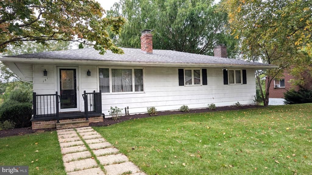 131 OAK STREET , MILLHEIM, PA 16854