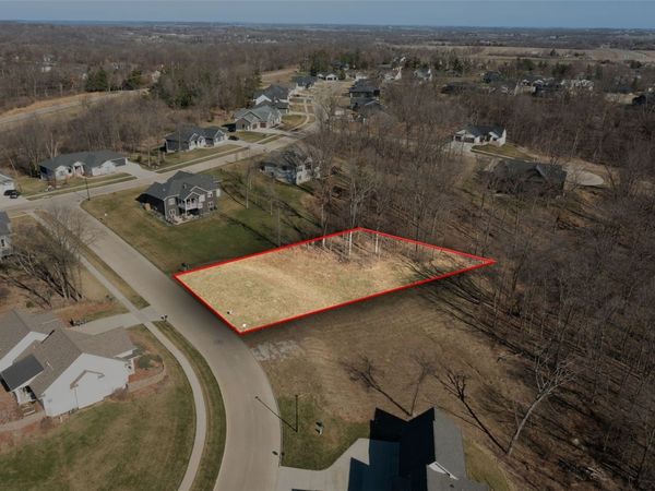 3025 Forrest Meadow Lane , Hiawatha, IA 52233