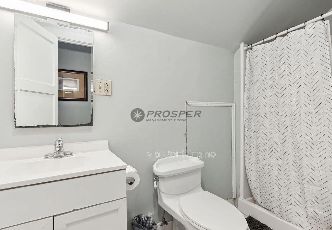 72 1/2 King Street Photo 22