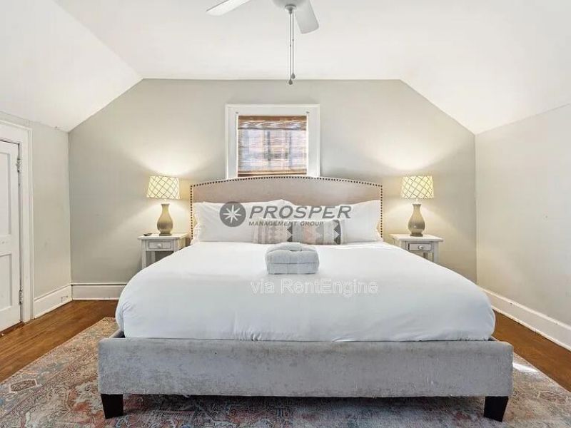 72 1/2 King Street Photo 29