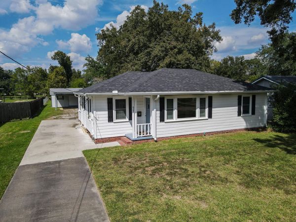 428 W Claude Street , Lake Charles, LA 70605