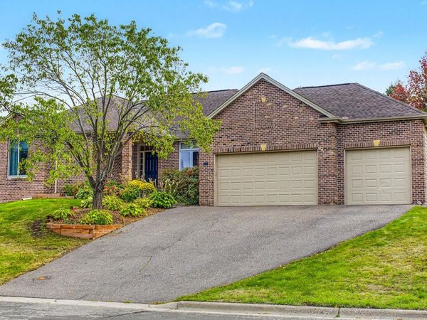 818 Park Place Drive, Mendota Heights, MN 55118