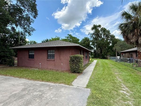 210 N LONE OAK DRIVE , Unit 1, LEESBURG, FL 34748