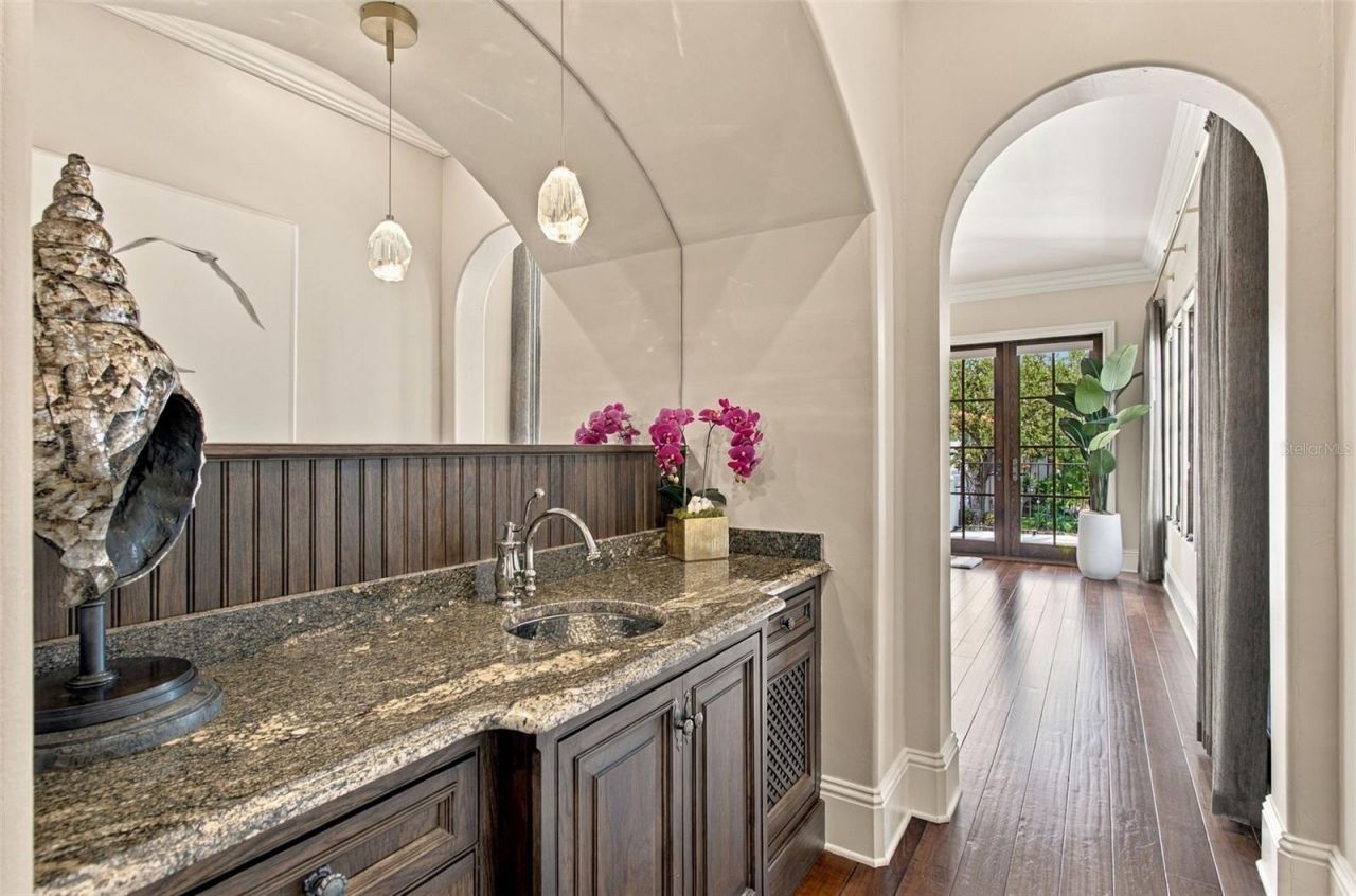 58 Martinique Avenue, Unit 1/2, Tampa, FL 33606 Photo