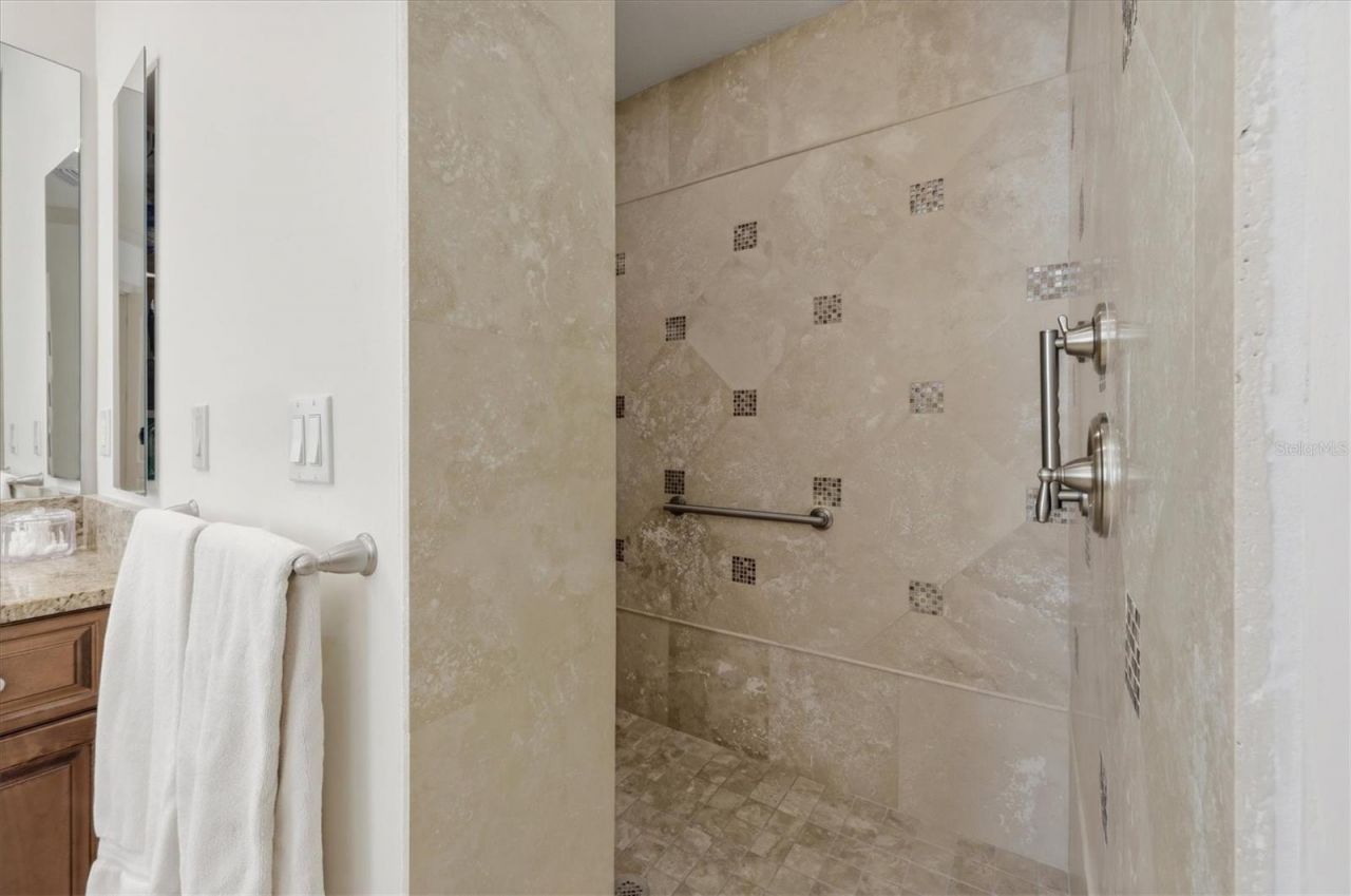 3737 Founders Club Drive, Sarasota, FL 34240 Photo