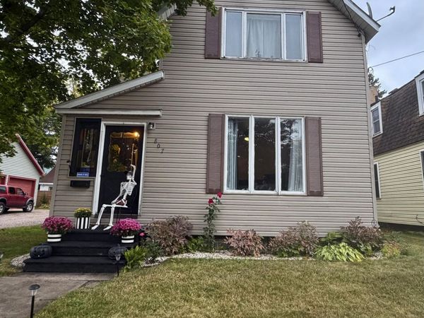 807 Minneapolis ST, Sault Ste Marie, MI 49783