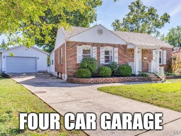 7000 Holly Hills Avenue, St Louis, MO 63123