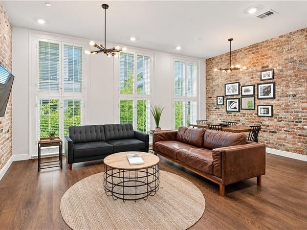 336 CAMP Street, Unit 201, New Orleans, LA 70130
